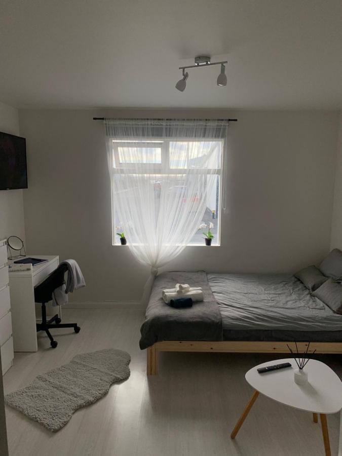 R&J Guesthouse Ro0M Grindavík Buitenkant foto